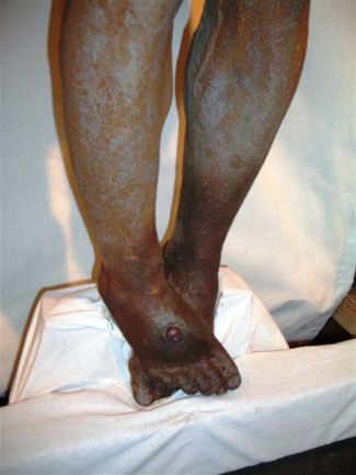 Figuren - Jesusfigur aus Gusseisen