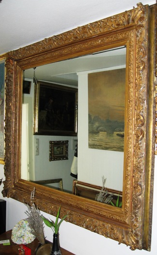 Grosser Spiegel